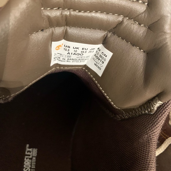 Timberland Shoes like new 10.5 - Picture 10 of 12